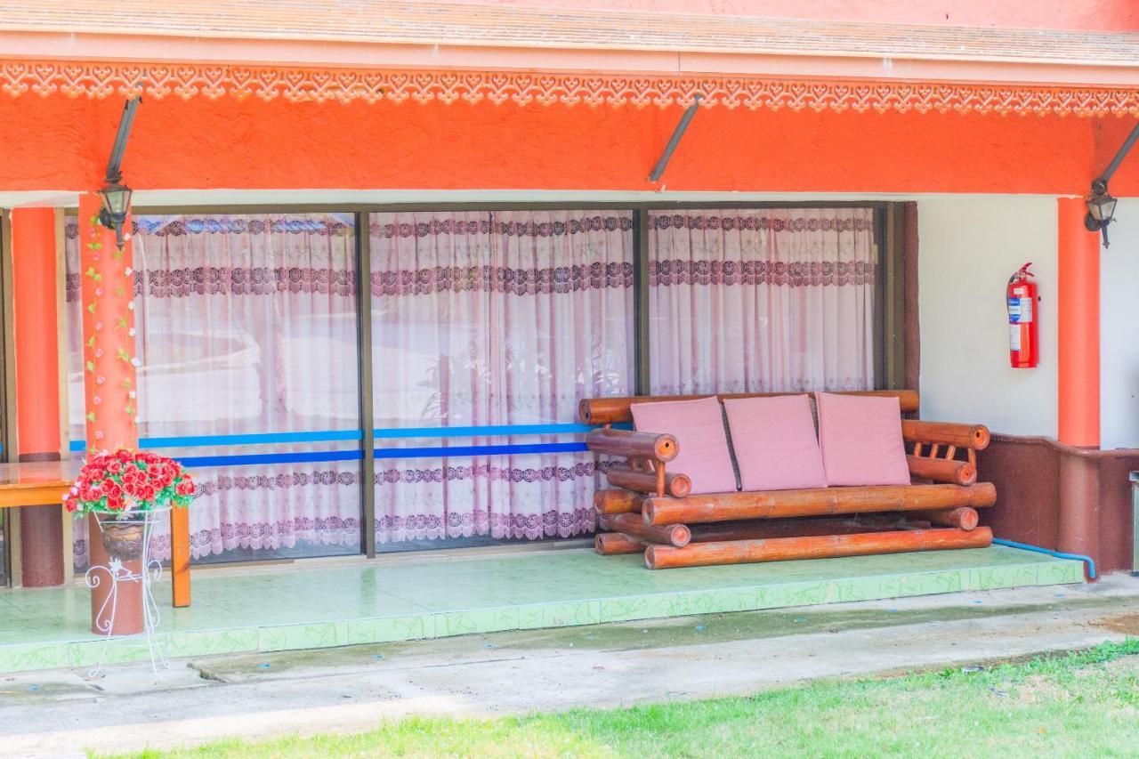 Oyo 712 Baandin Resort Phetchaburi Ngoại thất bức ảnh